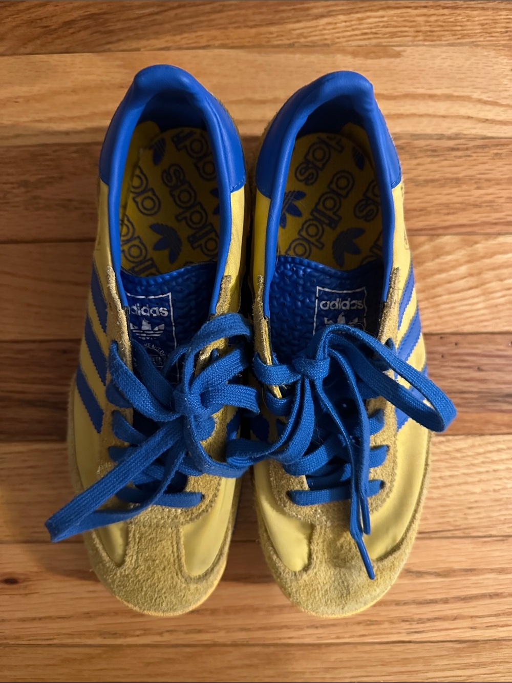 Adidas Yellow & Blue Classic Sneakers Size 4.5 - Picture 2 of 6